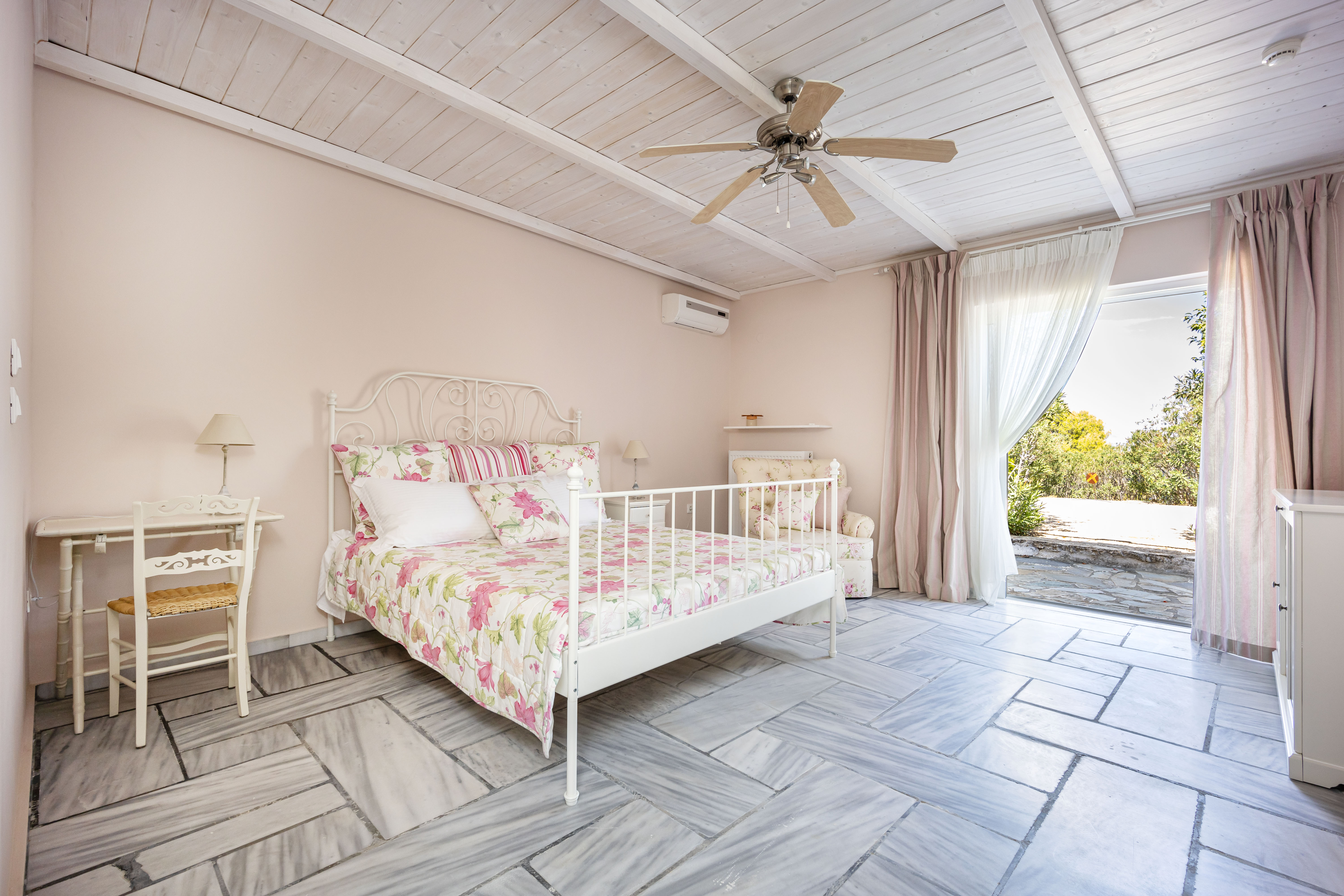 Villa 2